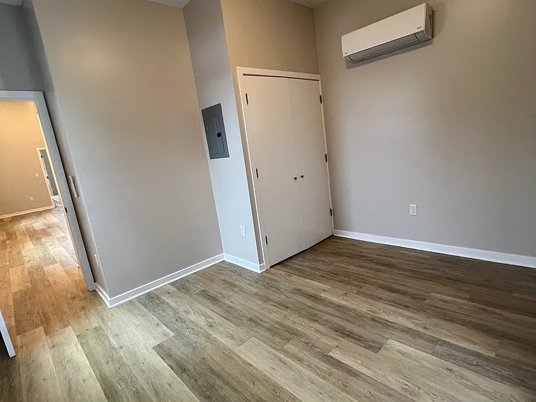 304 Ege Ave #2 — Photo 8
