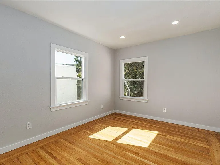 330 Broadmoor Blvd — Photo 15