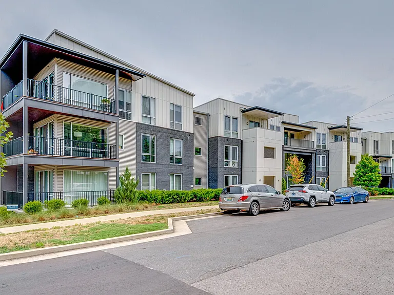 Contemporary Living Located in the Heart of Nashville!