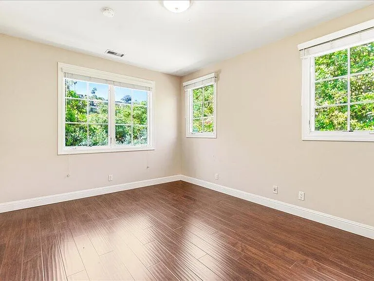 4698 Granada Way — Photo 27