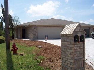 802 NW Hilltop Dr UNIT A, Lawton, OK 73507
