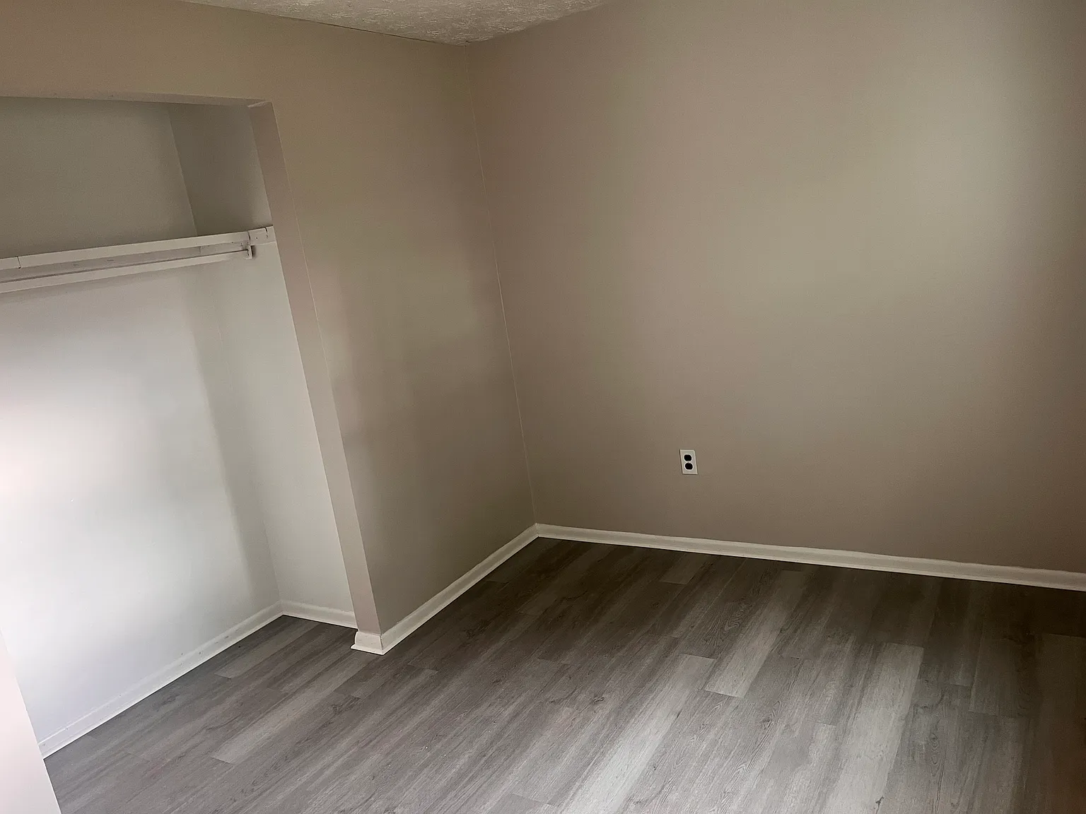 3 bed, 996 sqft, $2,350 — Photo 4