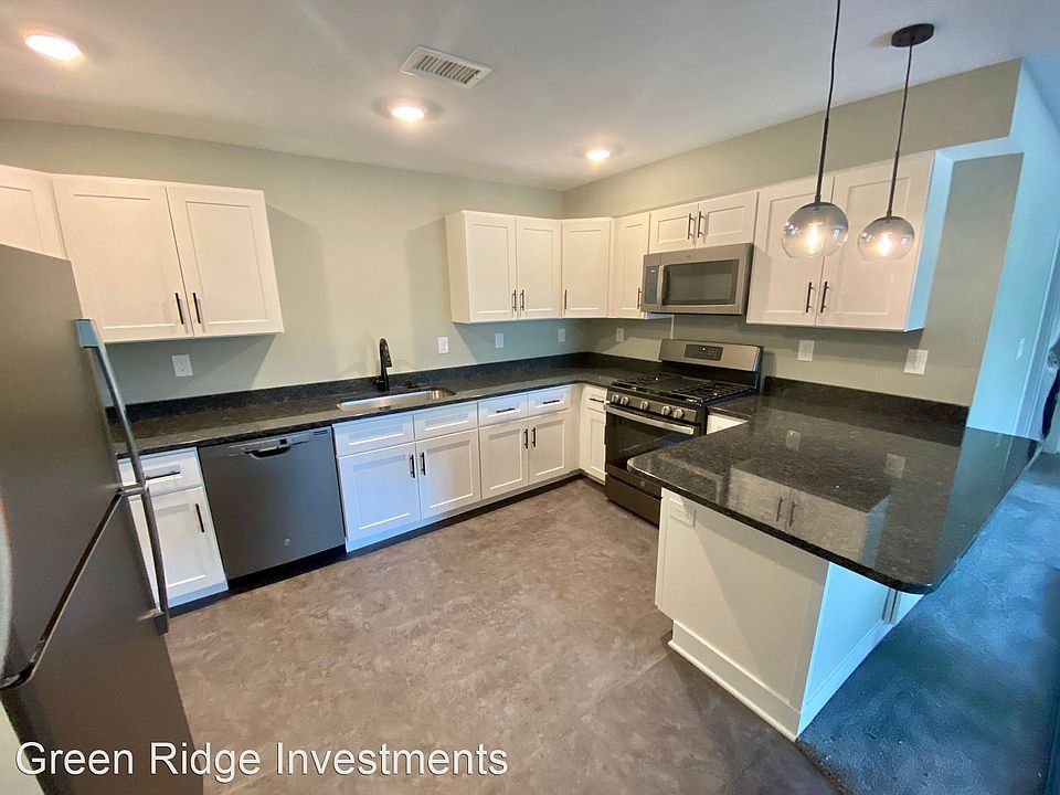 1st image of 875 Houseman Ave NE APT 7