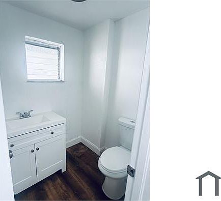 3rd image of 1660 NE 150th St APT 105