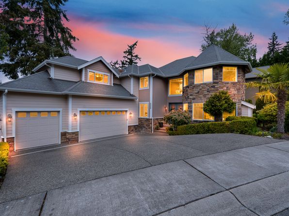 8228 NE 187th Way
