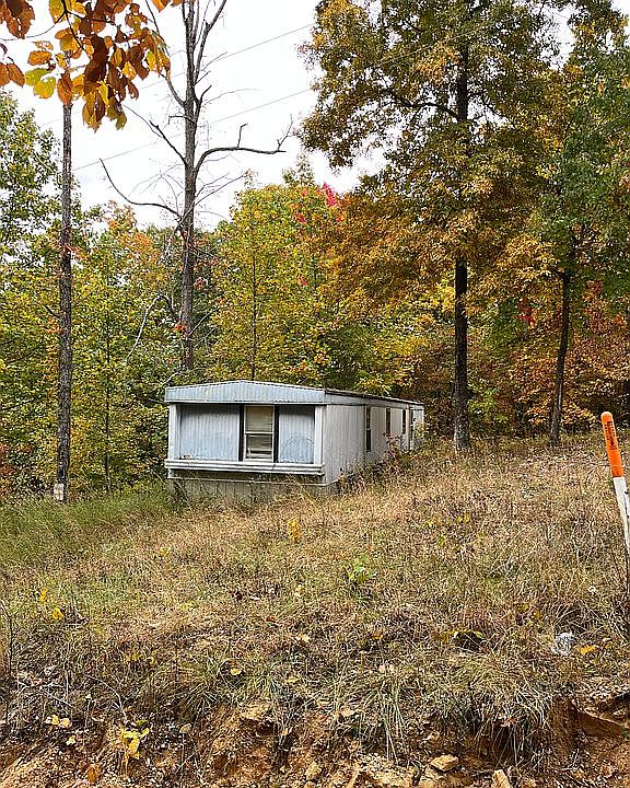 2nd image of 204 Chestnut Dr