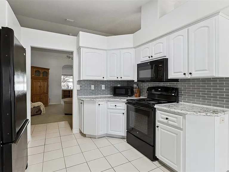5811 Princess Caroline Pl — Photo 6