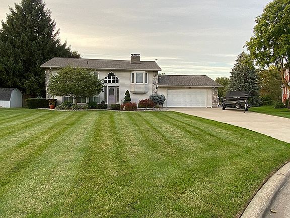 2nd image of 10698 Bobsyl Ln