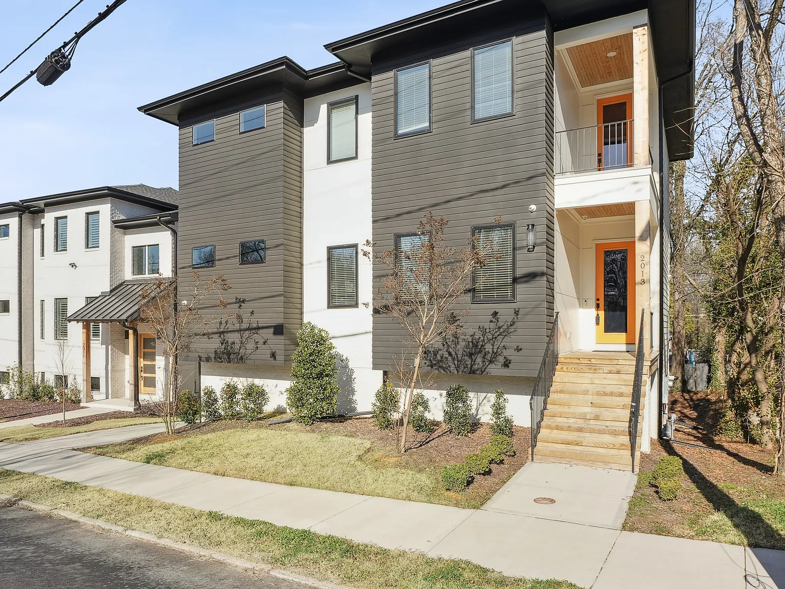 4 bed, 3.5 bath, 2555 sqft, $4,500 — Photo 3