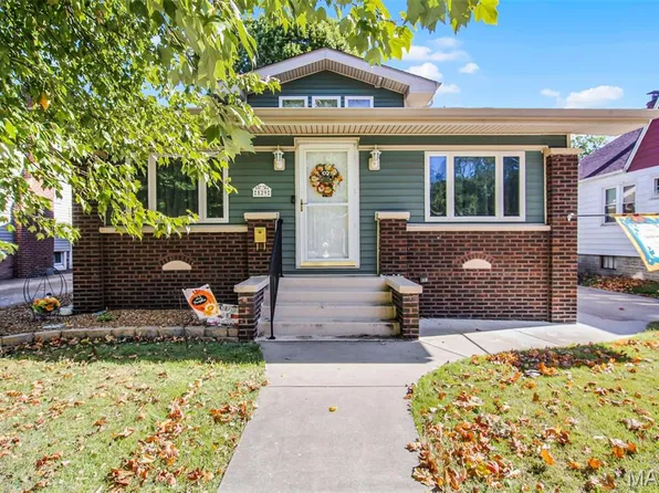529 5th St, Wood River, IL 62095