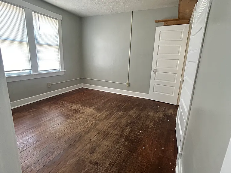 Middle Bedroom 2