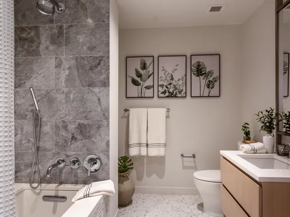 500 West 45th Street image 3 of 16