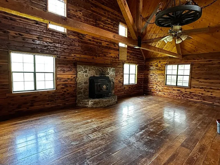 8381 Chouteau Springs Dr — Photo 3