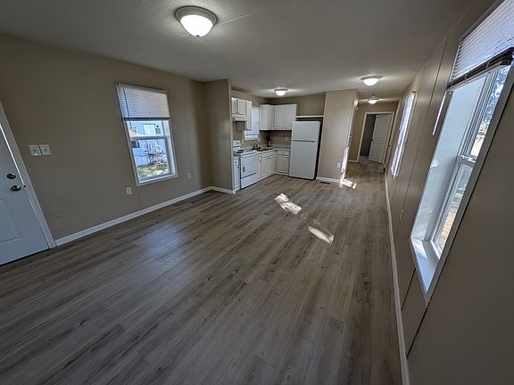 5th image of 314 Country Elms Est #314