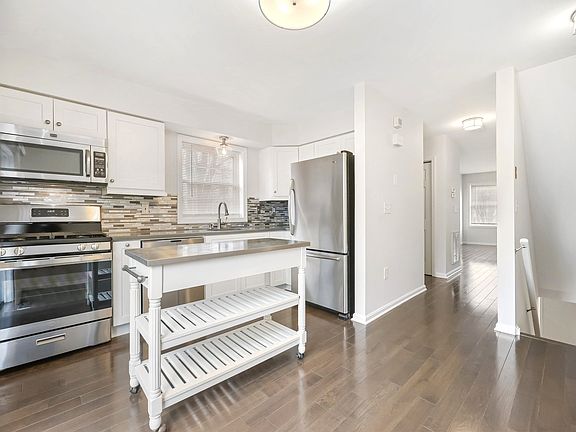 Gorgeous Remodeled Kitchen