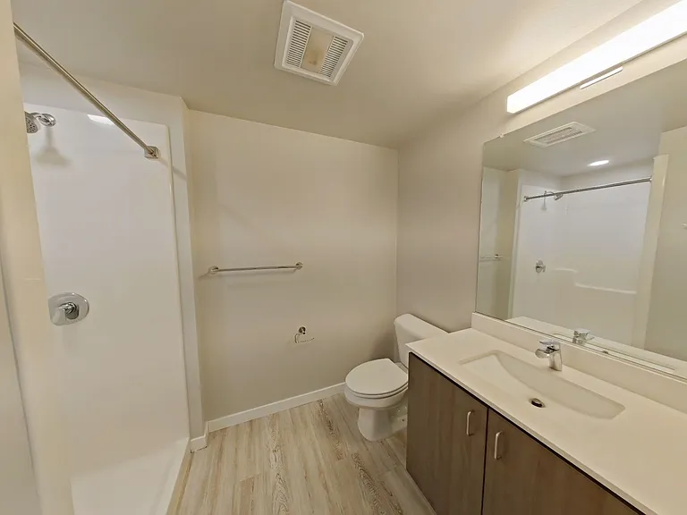 Ferry Street Flats - Modern Studios and Lofted units right by campus! — Photo 34