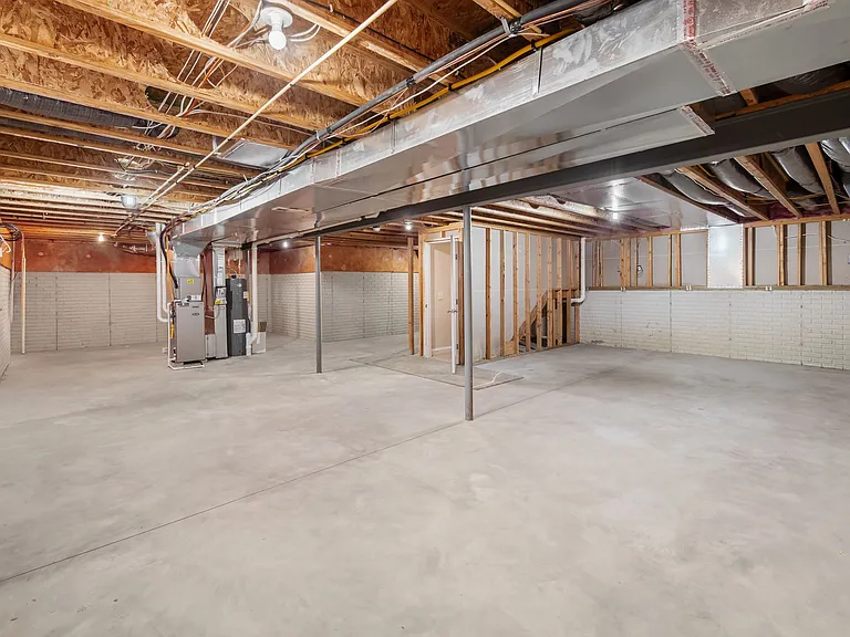 1104 Balmoral Dr #1 — Photo 56