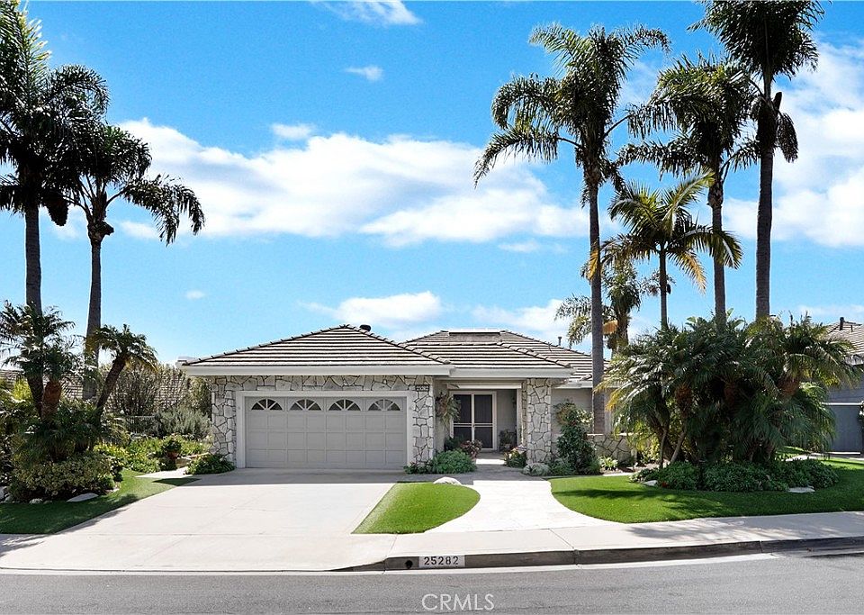 1st image of 25282 Dartmouth Ln