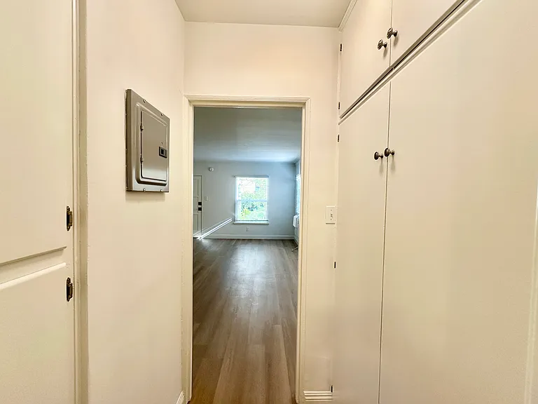 1319 N Fairfax Ave #7 — Photo 11
