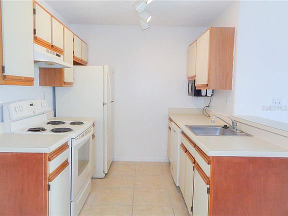 4th image of 10263 Gandy Blvd N APT 305