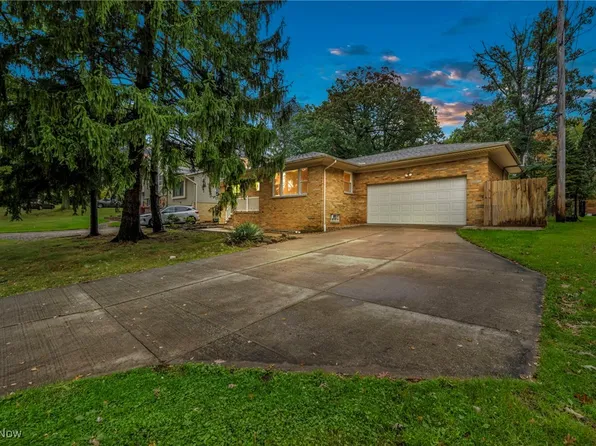 6905 W Pleasant Valley Rd, Parma, OH 44129