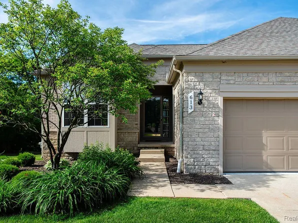 613 Zion Ct, Howell, MI 48843