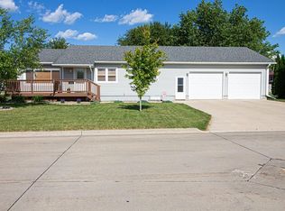 2404 Rodlyn Rd, Webster City, IA 50595