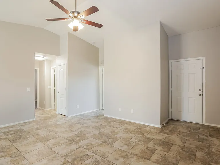 2781 W Mira Dr — Photo 4