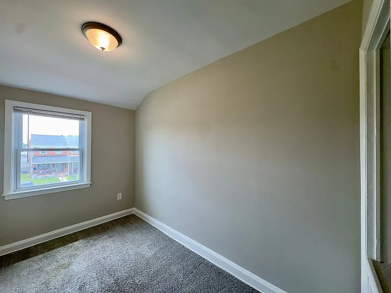 1922 Ewald Ave — Photo 13