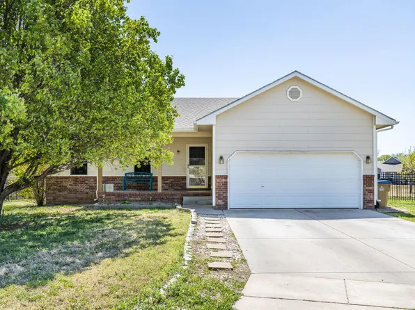 1031 N Parkway Dr, Valley Center, KS 67147