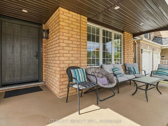 3rd image of 700 Trudeau Dr