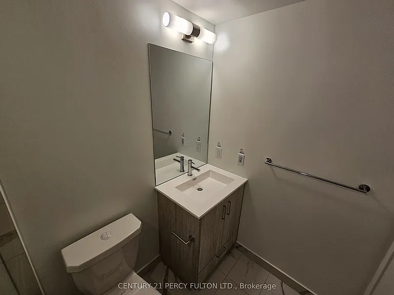 180 Front St E #906 — Photo 16