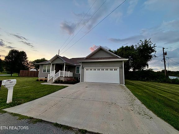 4th image of 127 Kars Ln