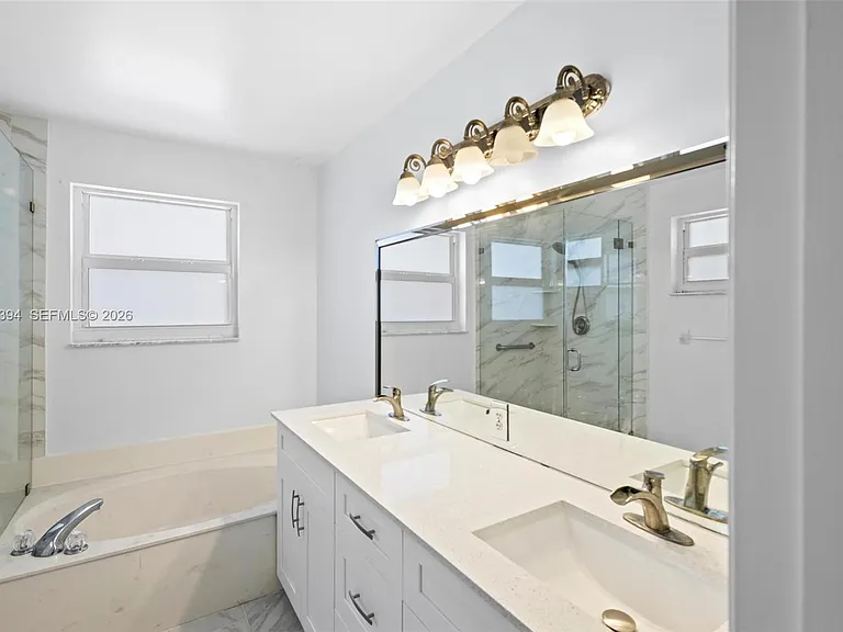 15835 NW 7th St — Photo 17