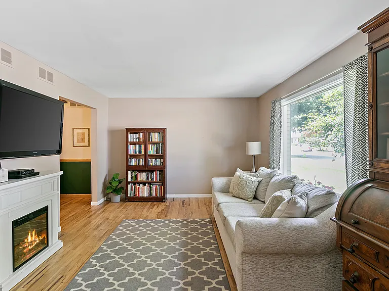 30215 Stockton Ave — Photo 20