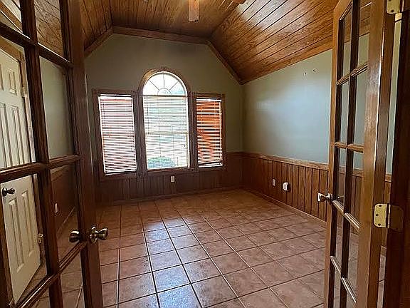 5th image of 218 Enchanted Estates Dr