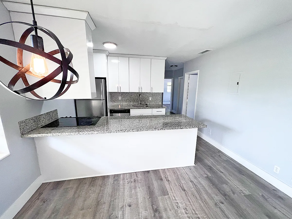 312 Northeast 15th Avenue — Photo 3