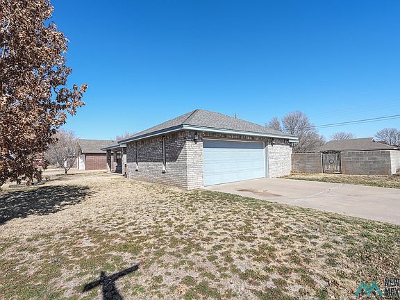 3rd image of 3201 Cheyenne Dr