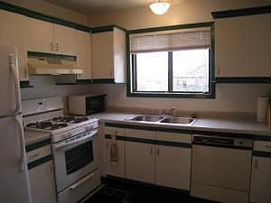 4th image of 818 E Carriage Ln Unit 8