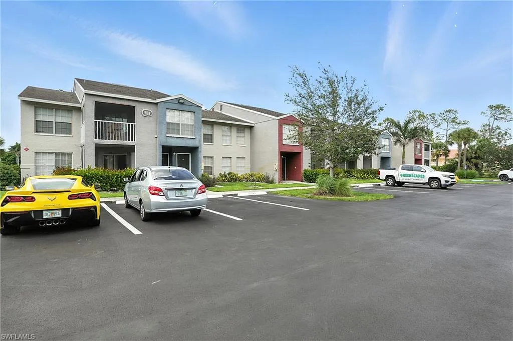 2 bed, 2.0 bath, 1088 sqft, $1,800 — Photo 2