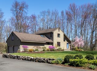 40 Canterbury Ln, Ridgefield, CT 06877