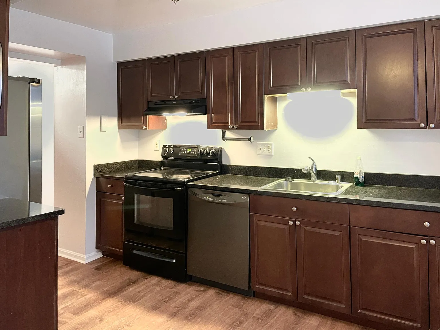3 bed, 1540 sqft, $2,990 — Photo 4
