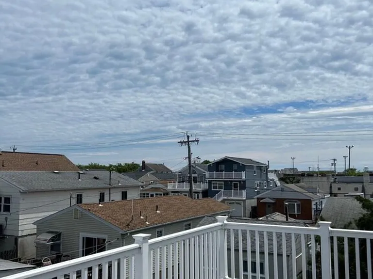 1510R Bay Blvd #2 — Photo 25