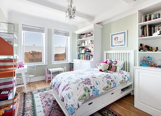 Sold by Warburg | media 5