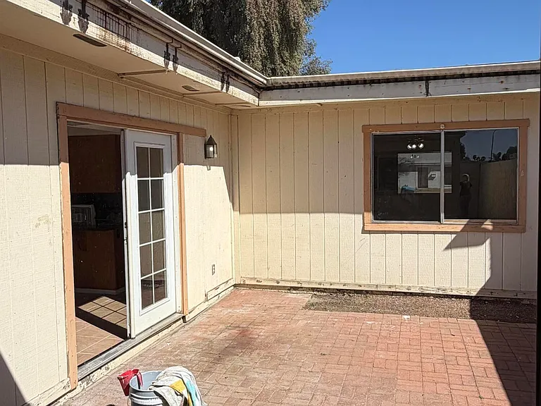 8101 N 31st Dr — Photo 1