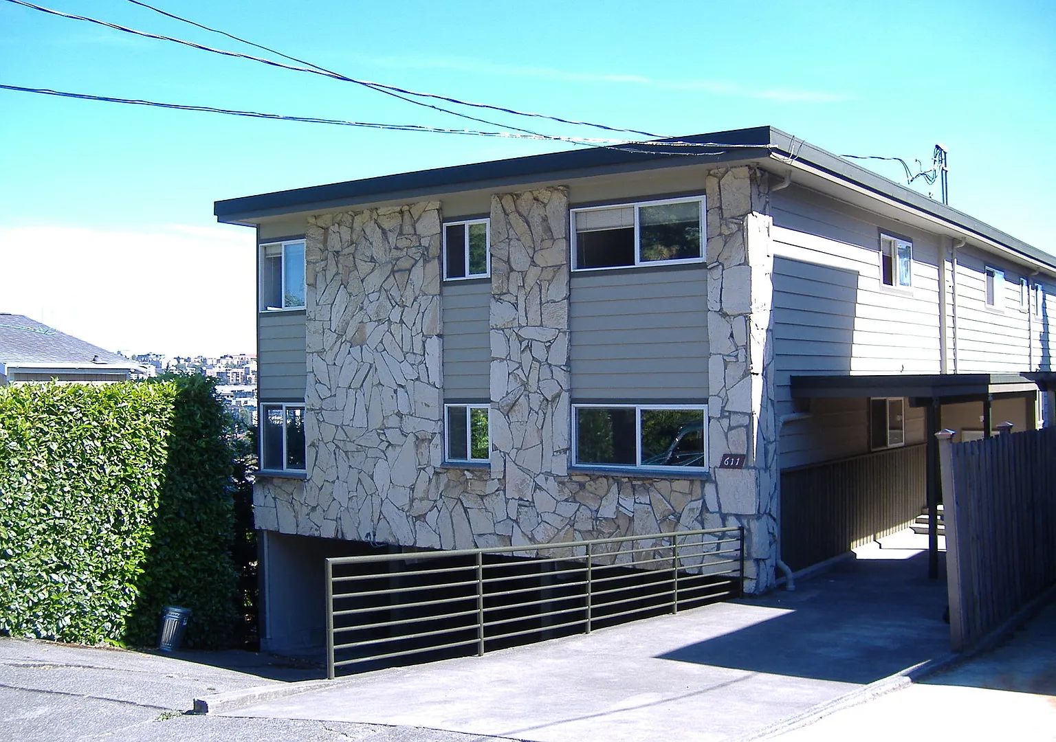 Lee Street — Photo 1