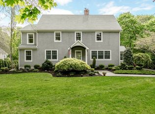 143 Suydam Ln, Bayport, NY 11705