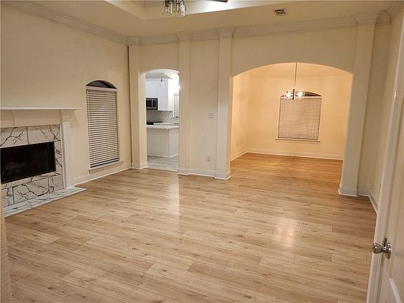 4th image of 310 Madewood Dr