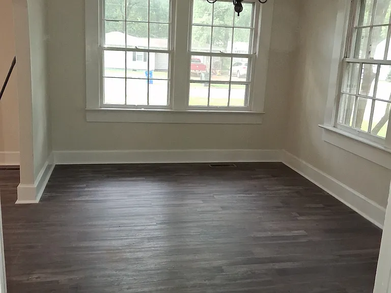 207 Garfield Ave — Photo 3