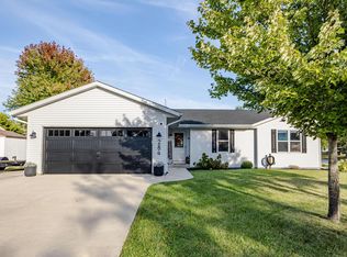 284 Crestview Ln, Lake Mills, WI 53551